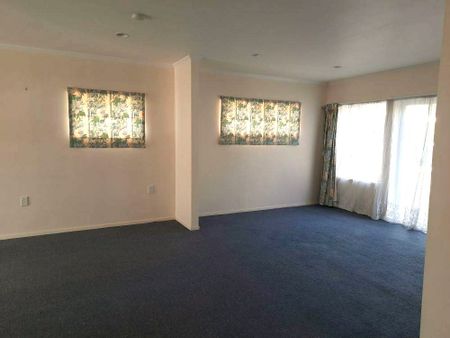 Greenwoods Corner - Photo 3