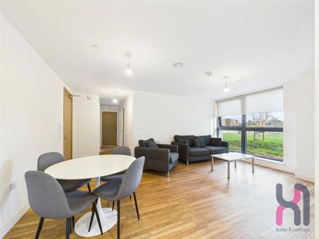 3 bedroom flat to rent - Photo 5