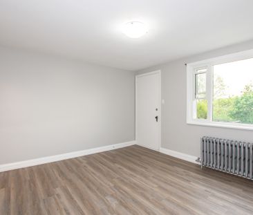 Spacious 2-Bedroom Apartment with Balcony, Laundry, and Parking! - Photo 1