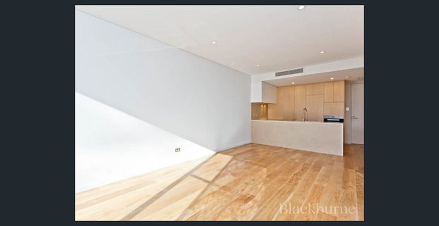 INFINITY POOL, YOGA ROOM, WINE CELLAR, SPA, SAUNA, GYM, MASSAGE ROOM - Photo 1