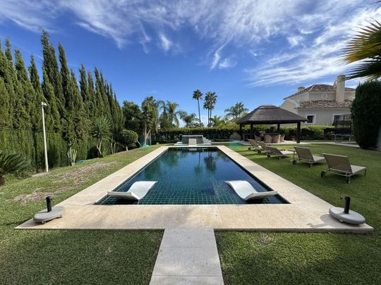 Villa for rent in El Paraiso, Estepona - Photo 1