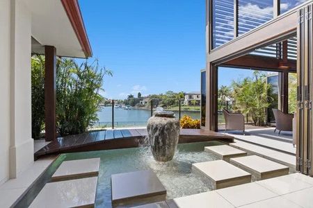 Helensvale - Photo 4