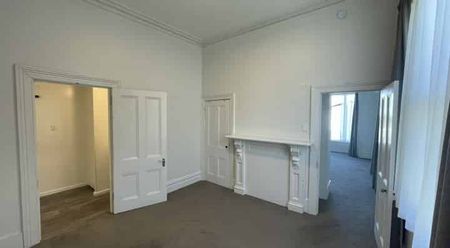 Modern Inner City Apartment - Photo 4