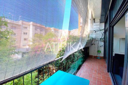 Apartamento en alquiler temporal con terraza de 9m2 en Calle Folgueroles, ” La Bonanova”, Barcelona - Photo 2