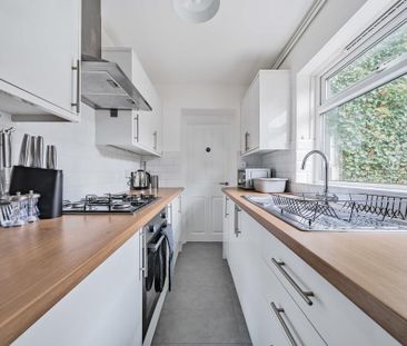 1 bedroom in a house share to rent - Photo 4