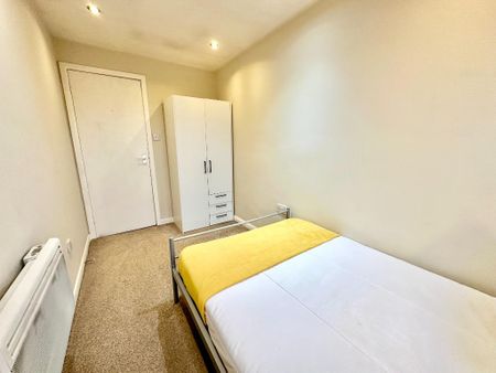 2 bedroom flat to rent - Photo 5
