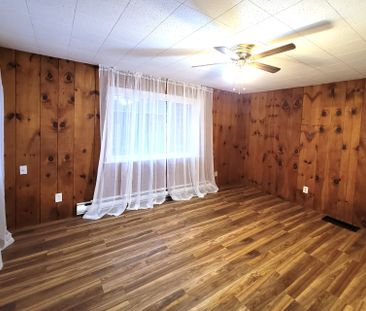 For Lease - 709 Roberts Road, Innisfil, Ontario - Photo 2