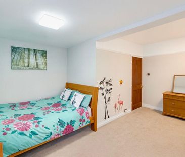 4 bedroom House To Let Total Size: 1238 SQ FT - Photo 5