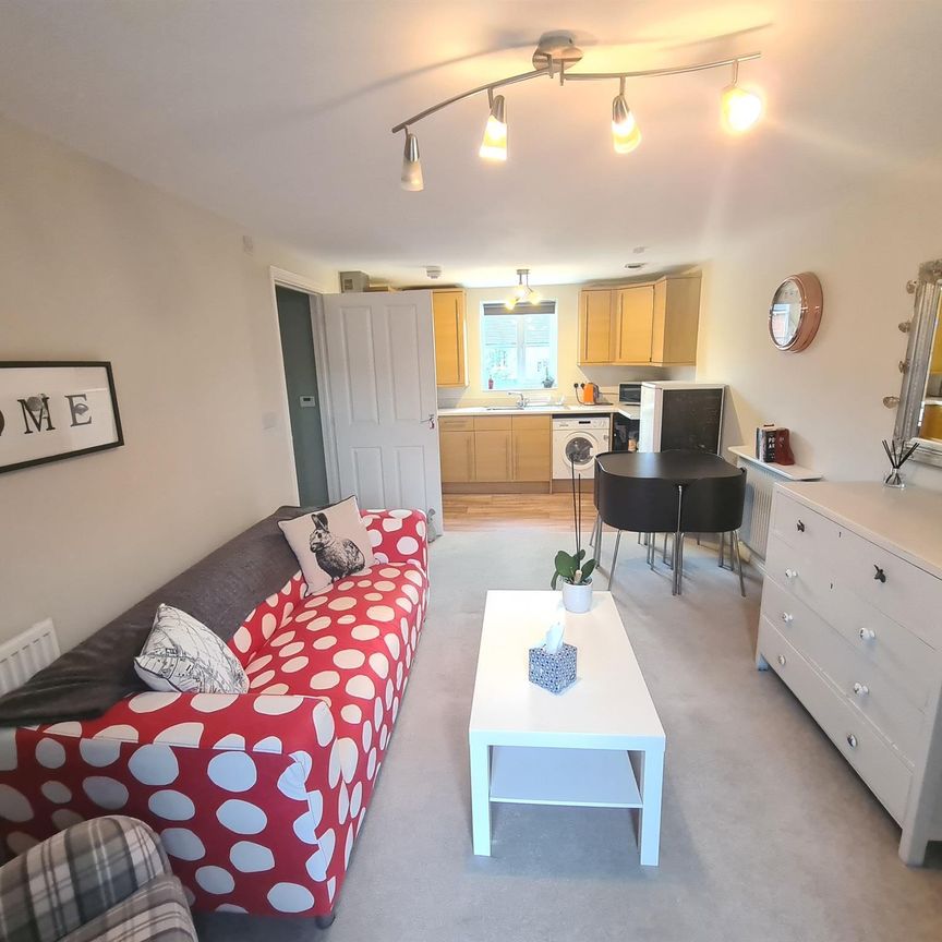 Prince Rupert Drive, Aylesbury - Photo 1