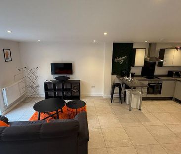 2 bedroom terraced house to rent - Photo 4