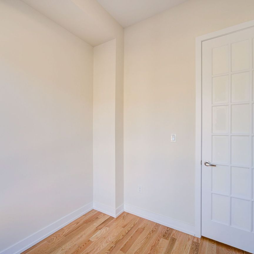 For Lease - 3046 Perkins Way, Oakville, Ontario - Photo 1