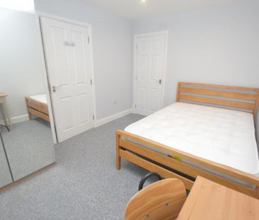 4 bedroom terraced house to rent - Photo 4