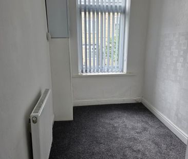 4 bedroom terraced house to rent - Photo 5