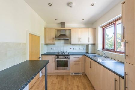 2 bedroom maisonette to rent - Photo 4