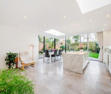 6 bedroom semi-detached house to rent - Photo 2