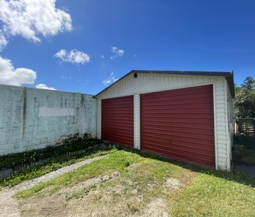 VILLAGE RETREAT! - Photo 2