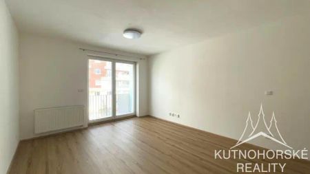 Pronájem bytu s balkonem, 1+kk, 33 m - Photo 3