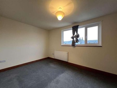 Albemarle Crescent, Scarborough, YO11 - Photo 2