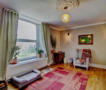 2 bedroom flat to rent - Photo 2