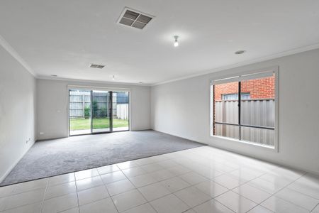 10 Isabel Street, Pakenham VIC 3810 - House For Rent | Domain - Photo 2