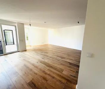 Helle 3-Zimmer-Wohnung mit ruhiger Innenhof-Loggia - Photo 1