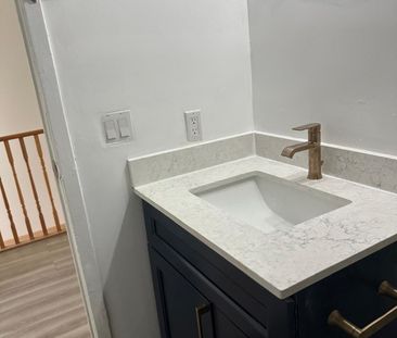 For Lease - 37 Frontier Pathway Unit# Main, Toronto, Ontario - Photo 5