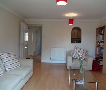 The Piazza, Eastbourne - Photo 1