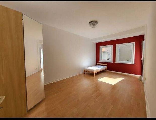 Helles Zimmer mit Balkon am Heidelberger Platz - Photo 1