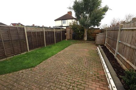 2 bedroom end of terrace house to rent - Photo 4