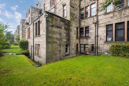 3 bedroom flat to rent - Photo 2