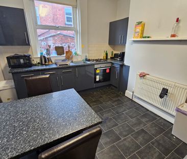 3 Bed - 14 Norwood Place, Hyde Park, Leeds - LS6 1DY - Student - Photo 6