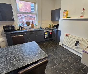 3 Bed - 14 Norwood Place, Hyde Park, Leeds - LS6 1DY - Student - Photo 4