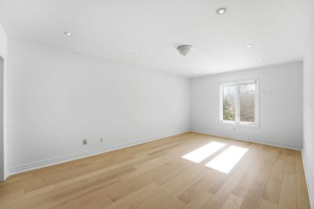 For Lease - 19 Risebrough Avenue, Toronto, Ontario - Photo 3
