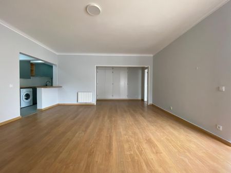 Apartamento T1 renovado para arrendamento sem móveis no Estoril - Photo 4