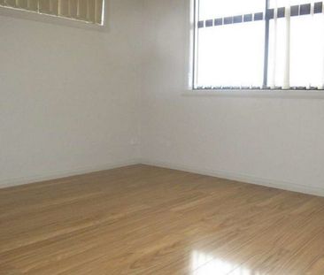 IDEAL LOCATION! - Photo 3