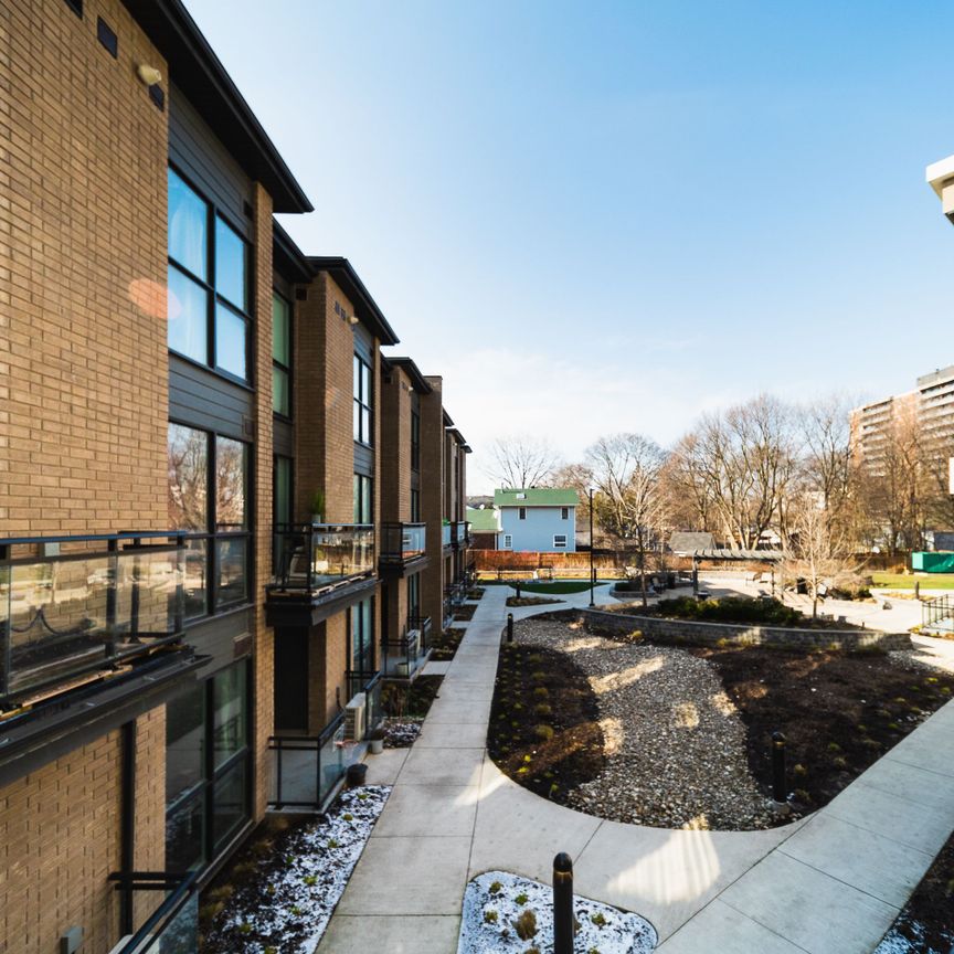 For Lease - 1 Falaise Road Unit# 203, Toronto, Ontario - Photo 1