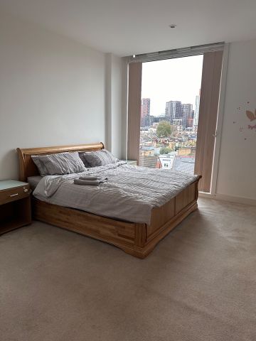 2 Bed Flat, Wandsworth Road, SW8 - Photo 3