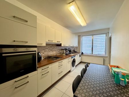 Ruim appartement met garage in Jette - Photo 5