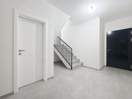 LIVING IN VUISTERNENS-EN-OGOZ - A SPACIOUS 5.5-ROOM VILLA IN A VILLAGE WITH AN AUTHENTIC CHARM - Photo 2