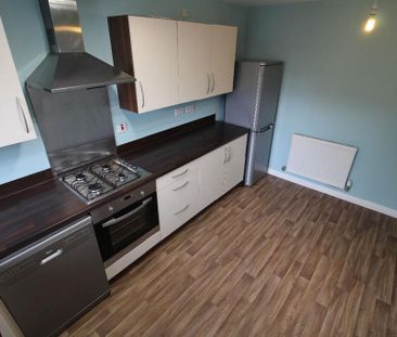 3 bedroom terraced house to rent - Photo 2