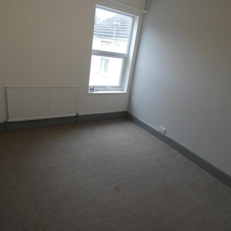 4 bedroom terraced house to rent - Photo 1