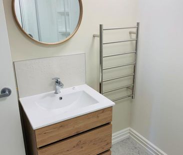 Sophisticated city living - Photo 2