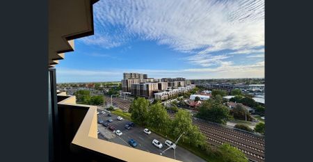 Modern One-Bedroom Apartment with Stunning Bay & City Views - Photo 5
