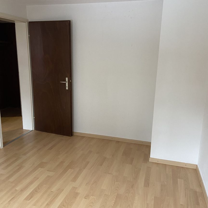 Helle Altbauwohnung an zentraler Lage - Photo 1