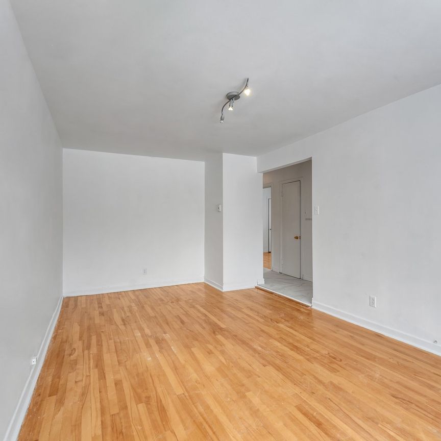 2245 Rue Desmarteau, Montréal (Mercier, QC H1L - Photo 1