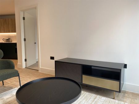 2 Monarch Square, London, SW11 - Photo 2