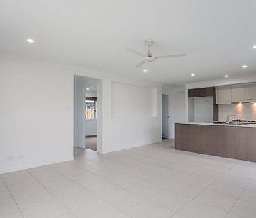 129 Fernbrooke Boulevard, - Photo 1