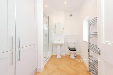 3 bedroom detached house to rent - Photo 2