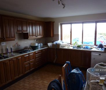 4 bedroom detached house to rent - Photo 4