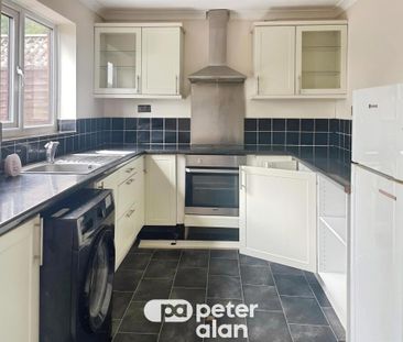 3 bedroom end of terrace house to rent - Photo 4